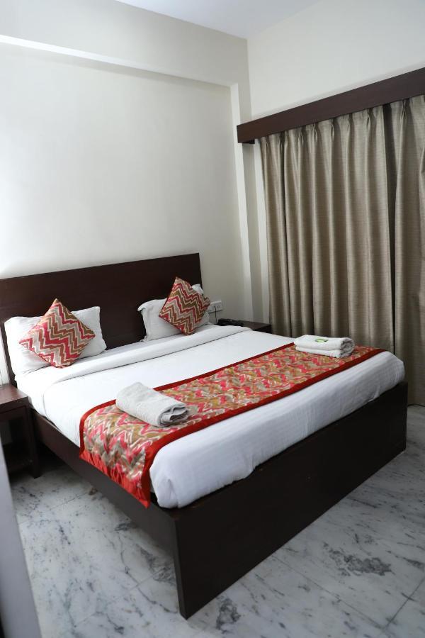 Hotel Sar Kamla Dham Skd Vrindavan Fully Vaccinated Staff Kültér fotó