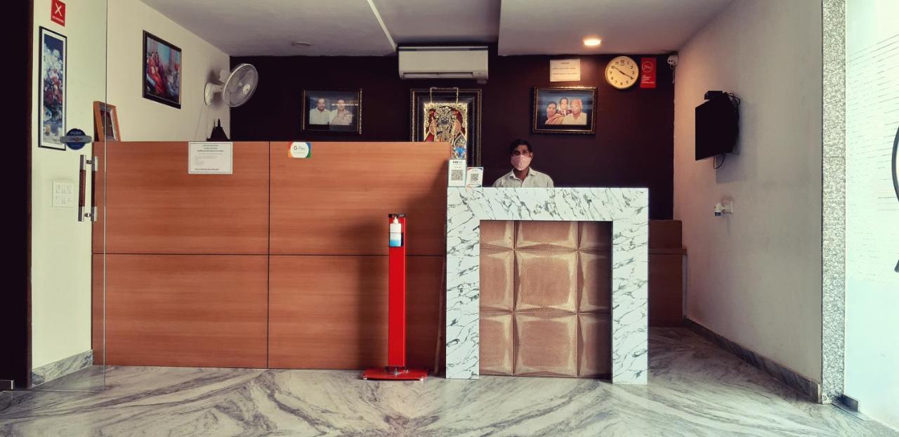 Hotel Sar Kamla Dham Skd Vrindavan Fully Vaccinated Staff Kültér fotó