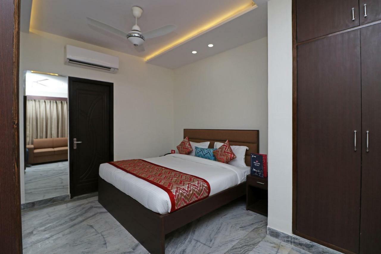 Hotel Sar Kamla Dham Skd Vrindavan Fully Vaccinated Staff Kültér fotó